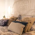 Macarena\'S House